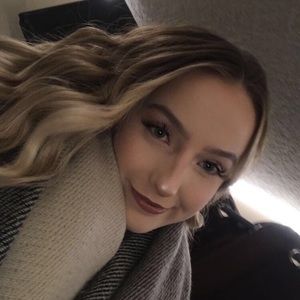 Meet your Posher, Julianna